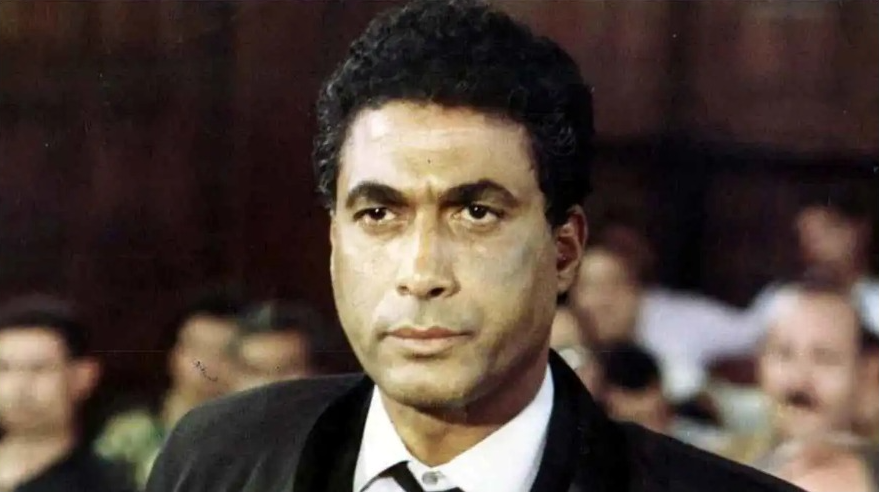 في ذكرى رحيله ..  كيف تنبأ أحمد زكي بتفاصيل موته - فيديو