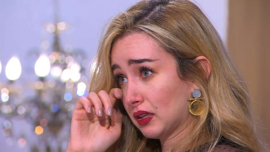 بالصور و الفيديو  ..  تفاصيل تعرض هنا الزاهد للتحرش ونجاتها من حادث