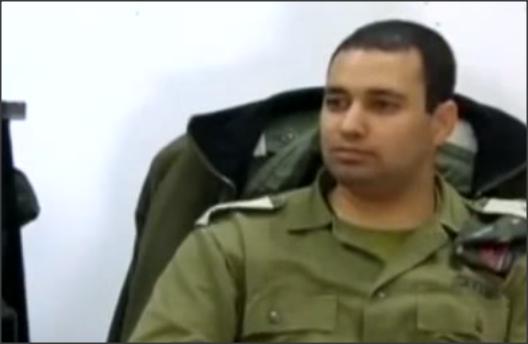 بالفيديو ..  جندي اسرائيلي لفتى فلسطيني أثناء اعتقاله: أنت بطل