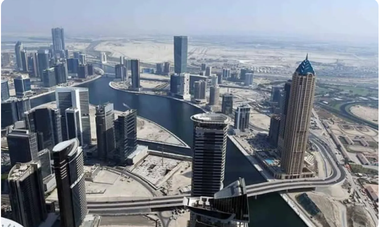 دبي تطلق حوافز بقيمة 800 دولار للمقيمين مقابل ترشيح أقارب أو أصدقاء لزيارة الإمارة