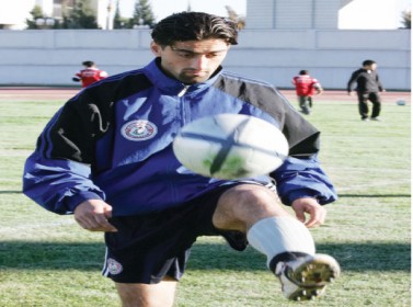أبو القاسم يغادر إلى اليمن و"كواليس" من لقاء المنشية والشباب والجيش المصري يؤخر التحاق مسعد باليرموك والعمور يجري العملية وتعديل على عقده