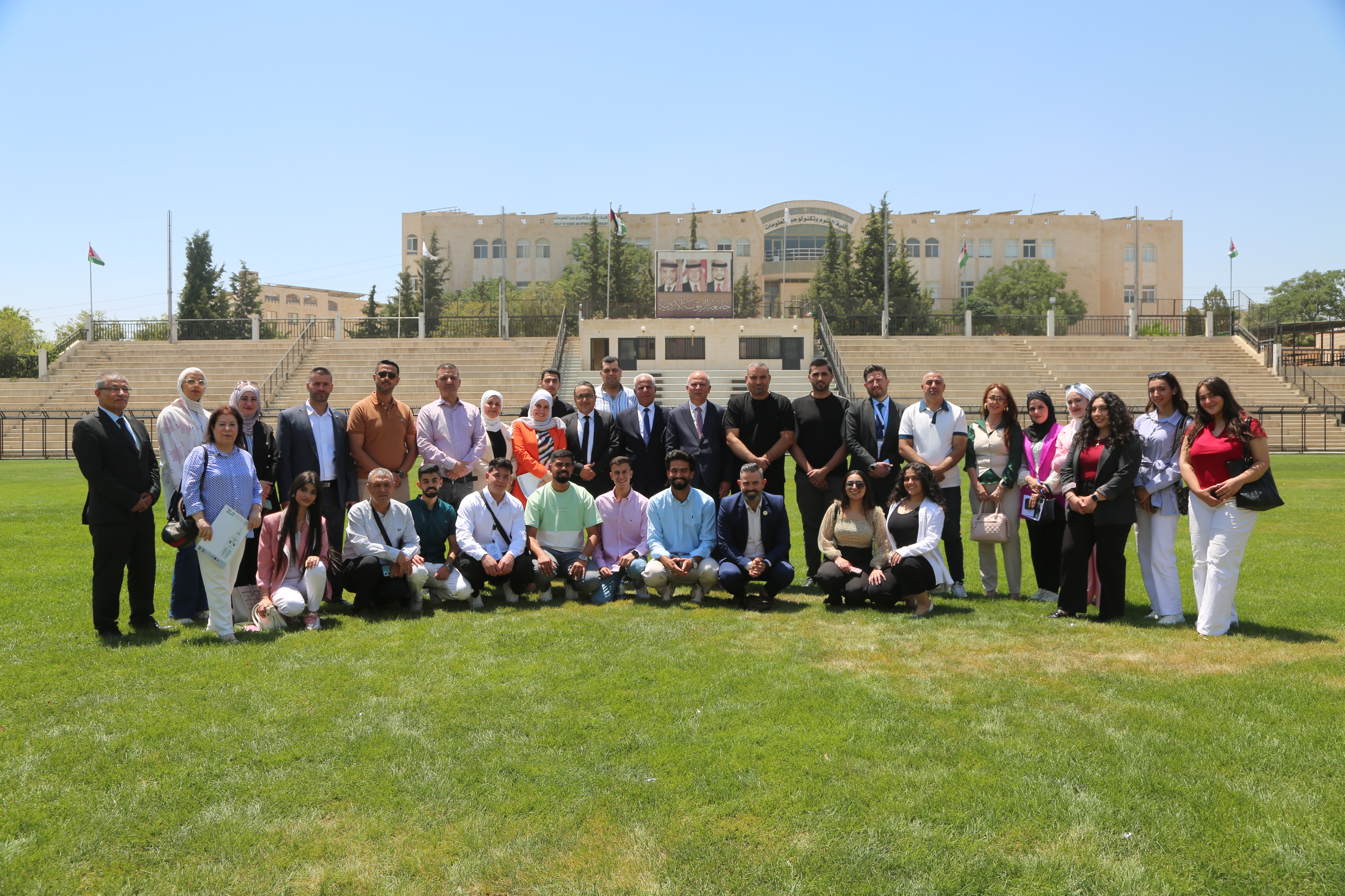 رئيس جامعة الزيتونة الأردنية يستقبل وفدًا من وزارة التعليم العالي الفلسطينية لتعزيز التعاون الأكاديمي