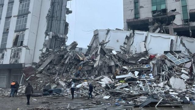 90 هزة ارتدادية عقب زلزال ولاية هاطاي في تركيا