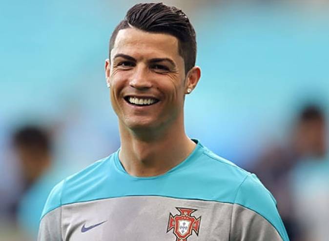 بالفيديو: لقطات نادرة جدا لكريستيانو رونالدو وهو صغير!!