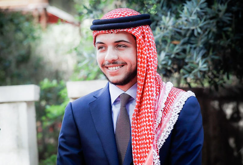 ولي العهد يهنئ "السلط"