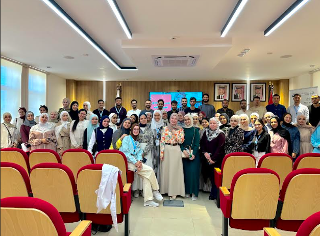 كلية الصيدلة في جامعة الزيتونة الأردنية تنظّم محاضرة علمية حول آفاق العمل بعد التخرّج‎