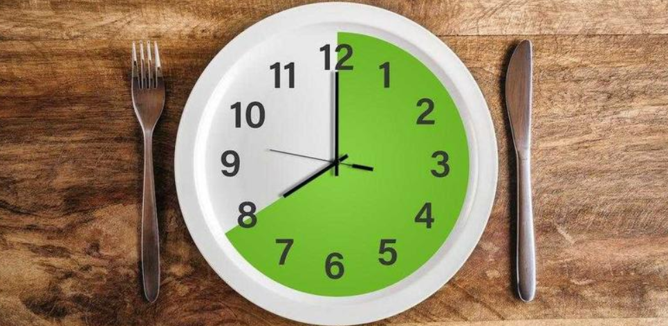 الصيام المتقطع يقلص أعراض "داء كرون" إلى النصف