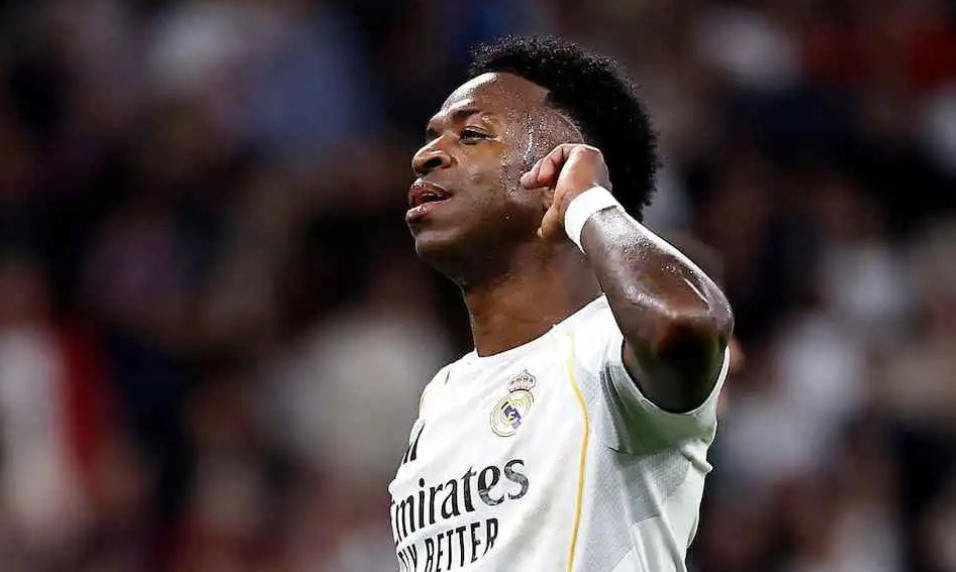 حساب ريال مدريد يرد على أتلتيكو بعد تجاهل اسم فينيسيوس  