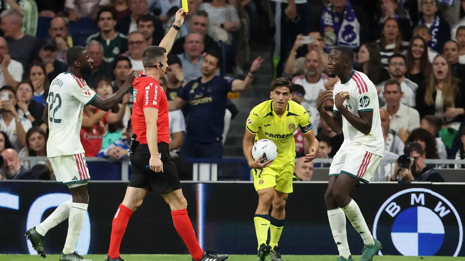 نصف مليون يورو ..  فضيحة جديدة تضرب التحكيم الإسباني  