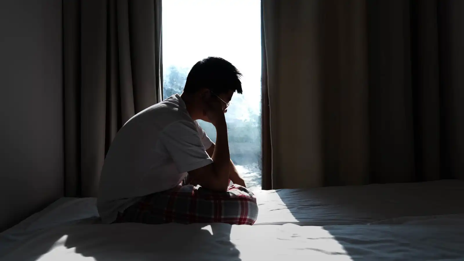 كبت المشاعر ..  كيف يؤثر إخفاء الأحاسيس على صحتك النفسية؟