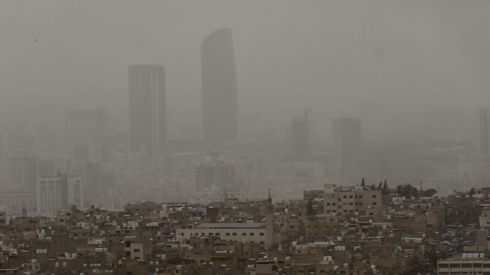 منخفض خماسيني يرفع الحرارة ويثير الغبار في الأردن يعقبه انخفاض وعدم استقرار جوي