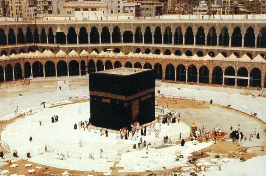 بالصور والفيديو  ..  تعرف على سر رخام الحرم المكي 