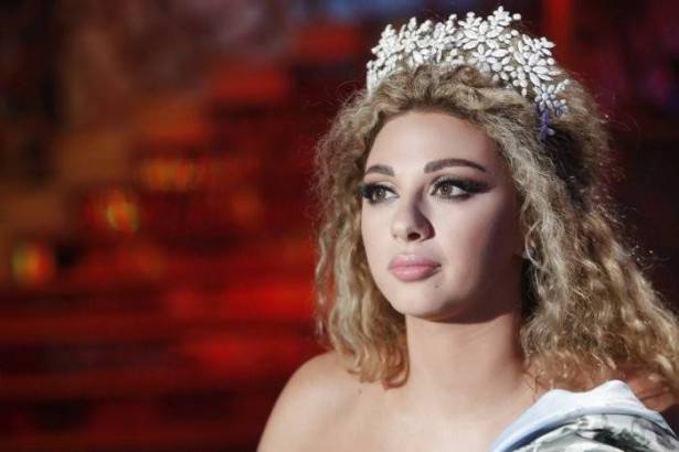 بالصور: تفوق شقيقتها جمالاً ..  ما لا تعرفونه عن شقيقة ميريام فارس!