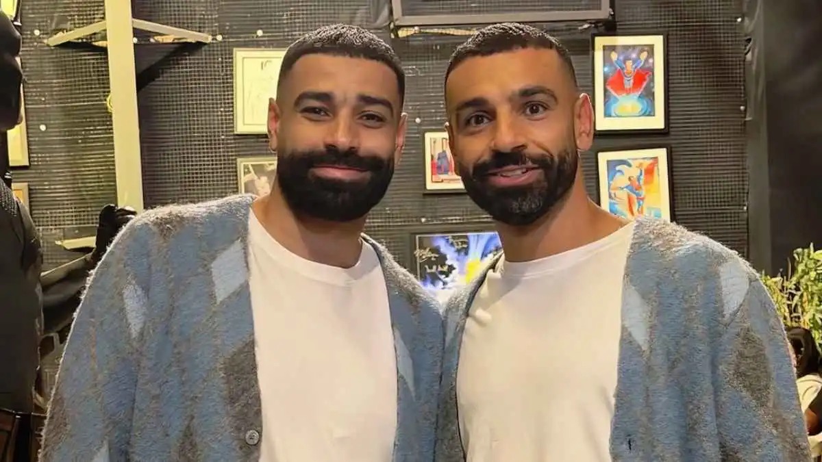 دوبلير في إعلان ..  شبيه محمد صلاح ينشر فيديو أول لقاء معه 