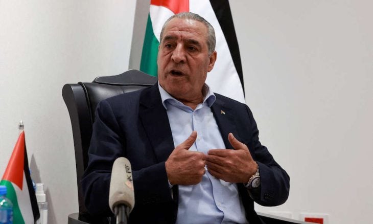 مسؤول فلسطيني: القيادة تدرس مقترحات حل الأزمة المالية الراهنة