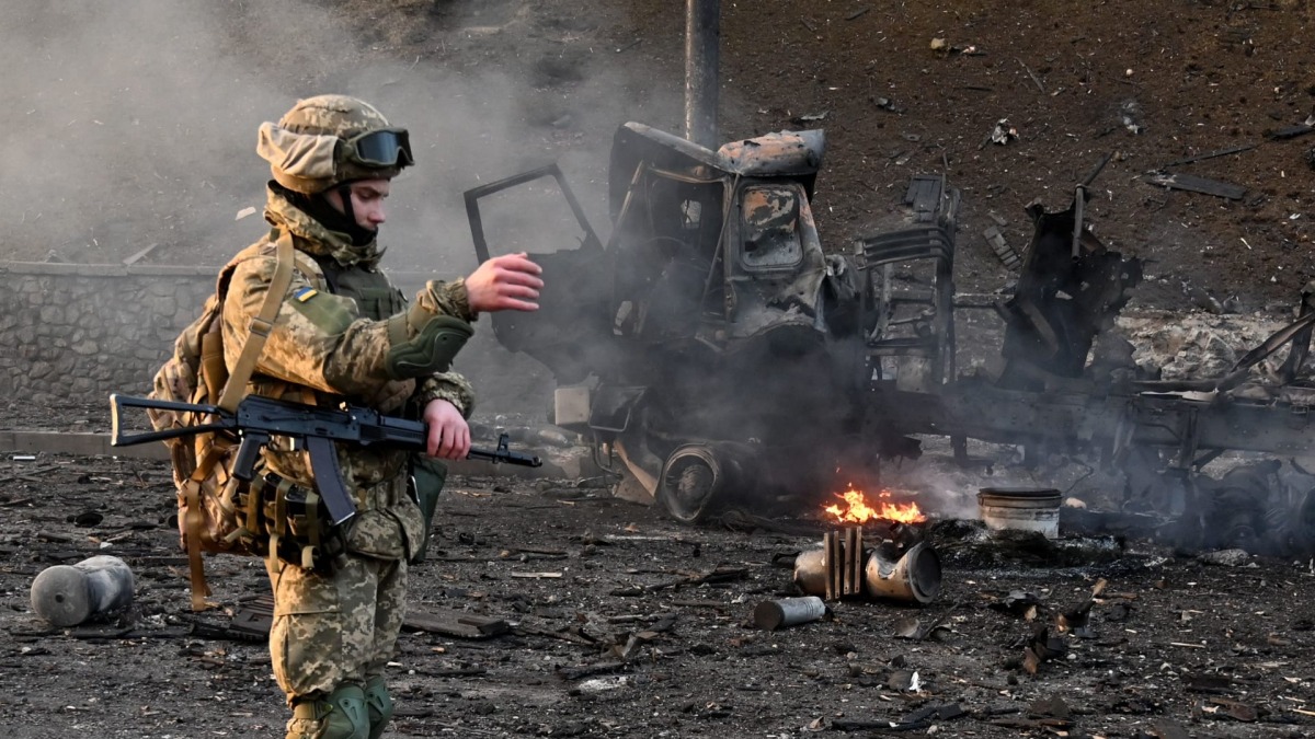 الغرب يكثف الضغط على روسيا لدخول الحرب الأوكرانية شهرها الثاني 