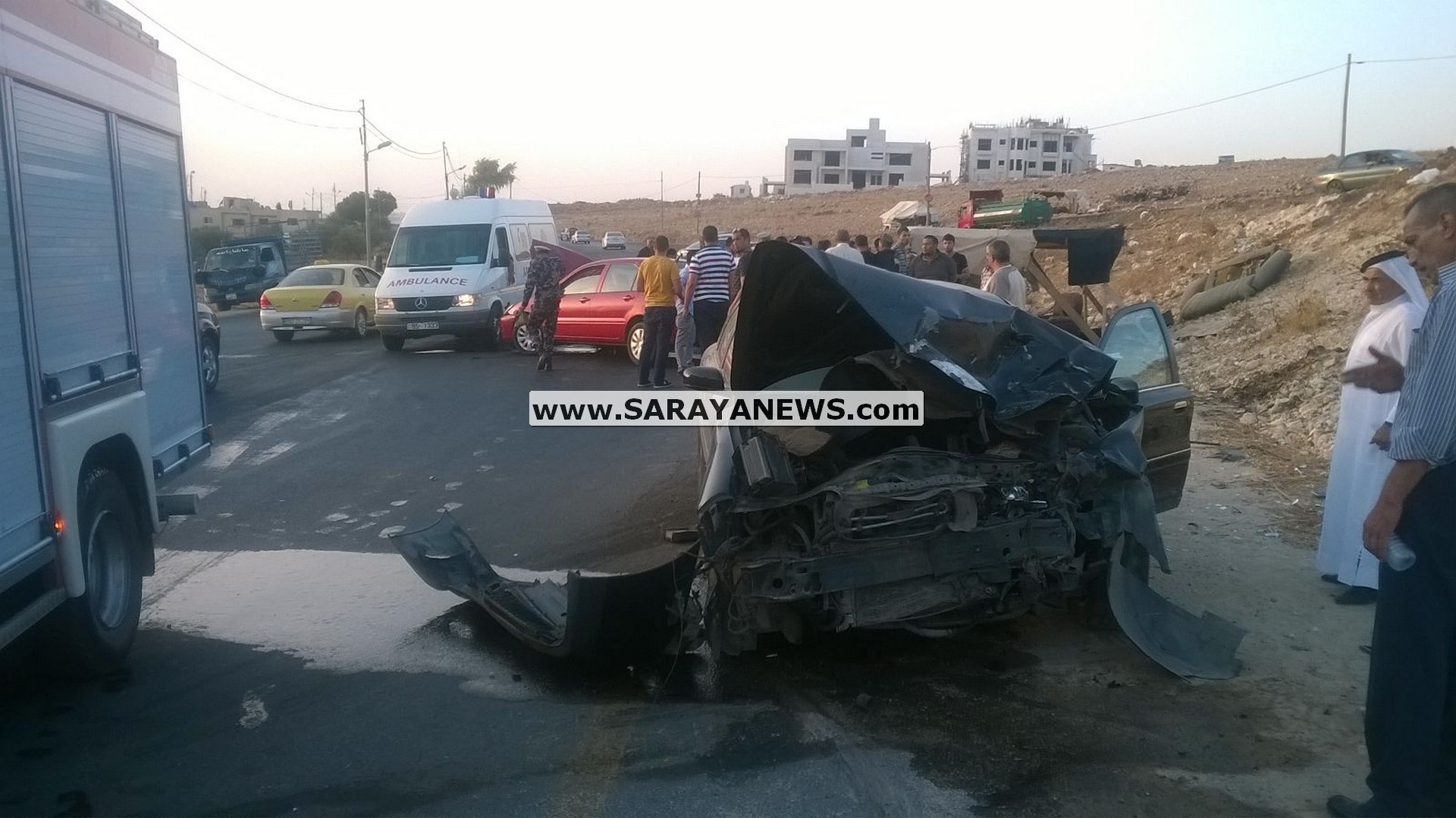 عمان :اصابتين في حادث تصادم مروع بين مركبتين  .. صور
