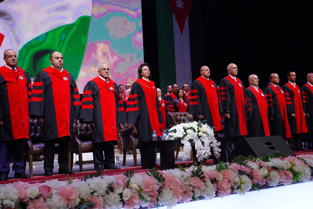 بالصور  ..  الأميرة آية بنت فيصل ترعى اليوم الأول لإحتفال عمان الأهلية بتخريج طلبتها للفصل الثاني من الفوج 32