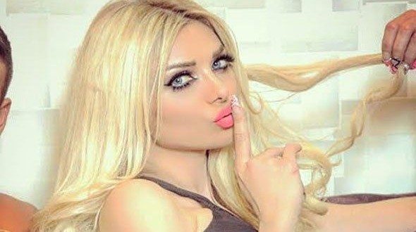 نائب لبناني يدلي بصوته للنجمة الاستعراضية ميريام كلينك لرئاسة لبنان ! 