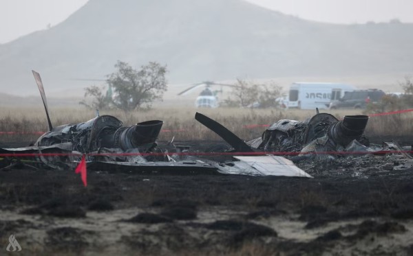 مقتل 15 شخصا وإصابة 30 آخرين بتحطم طائرة عسكرية في  بوليفيا