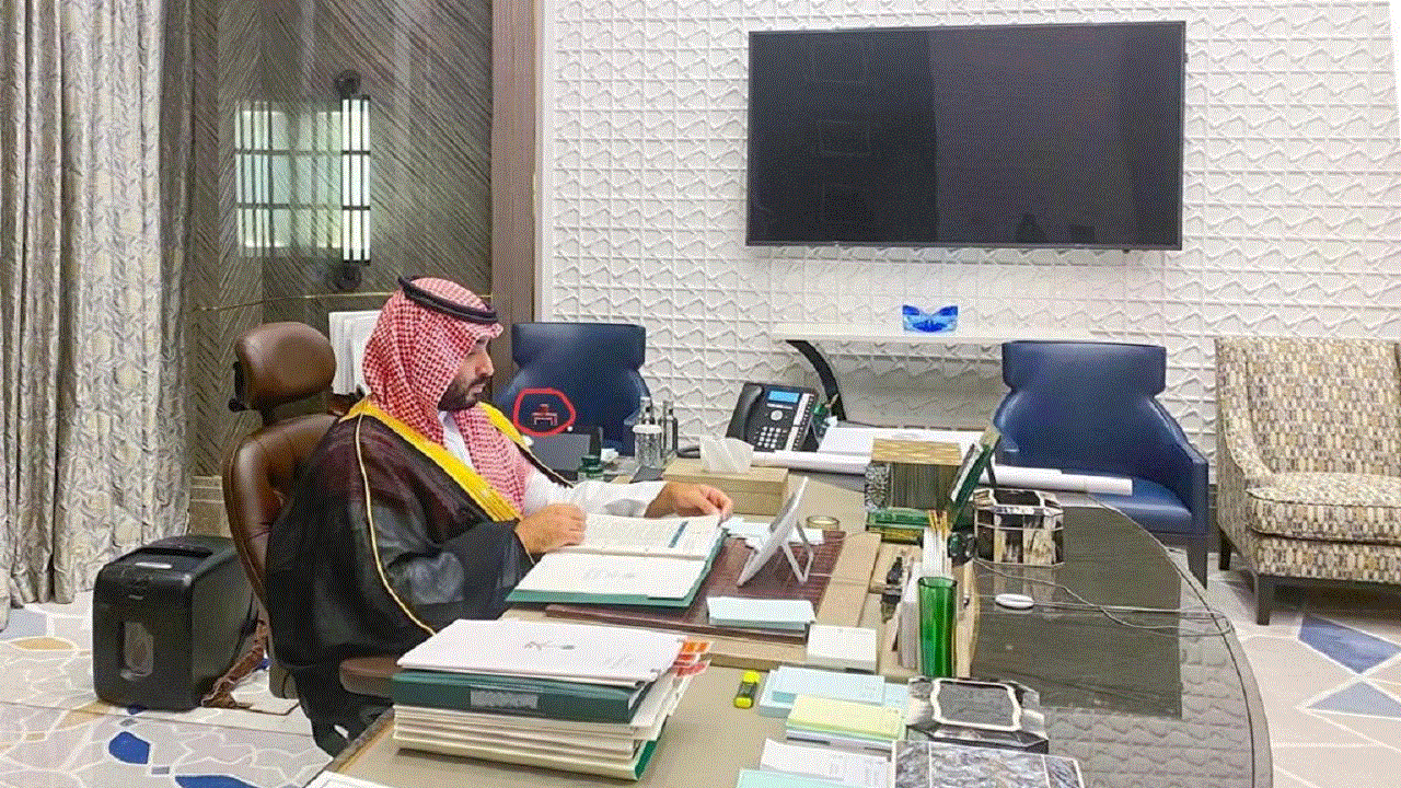 عطر "محمد بن سلمان" يثير ضجة بالسعودية و ينفذ من المتاجر  ..  كم سعره؟