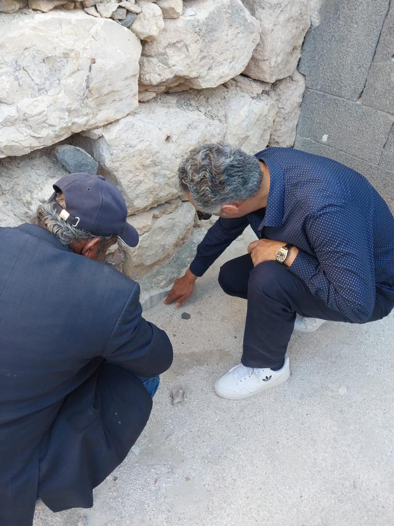 وزير السياحة والآثار يتفقد في زيارة ميدانية قصر الحلابات الأثري