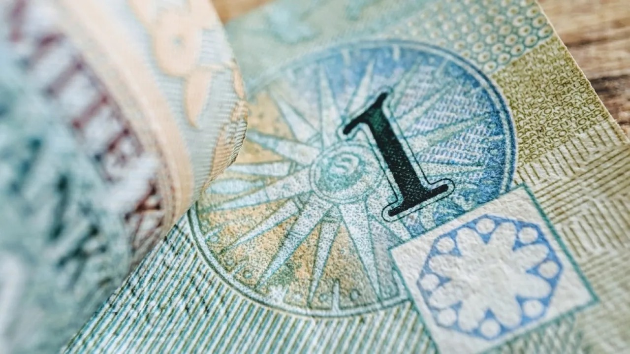 لماذا يصعب الادخار رغم زيادة الدخل؟