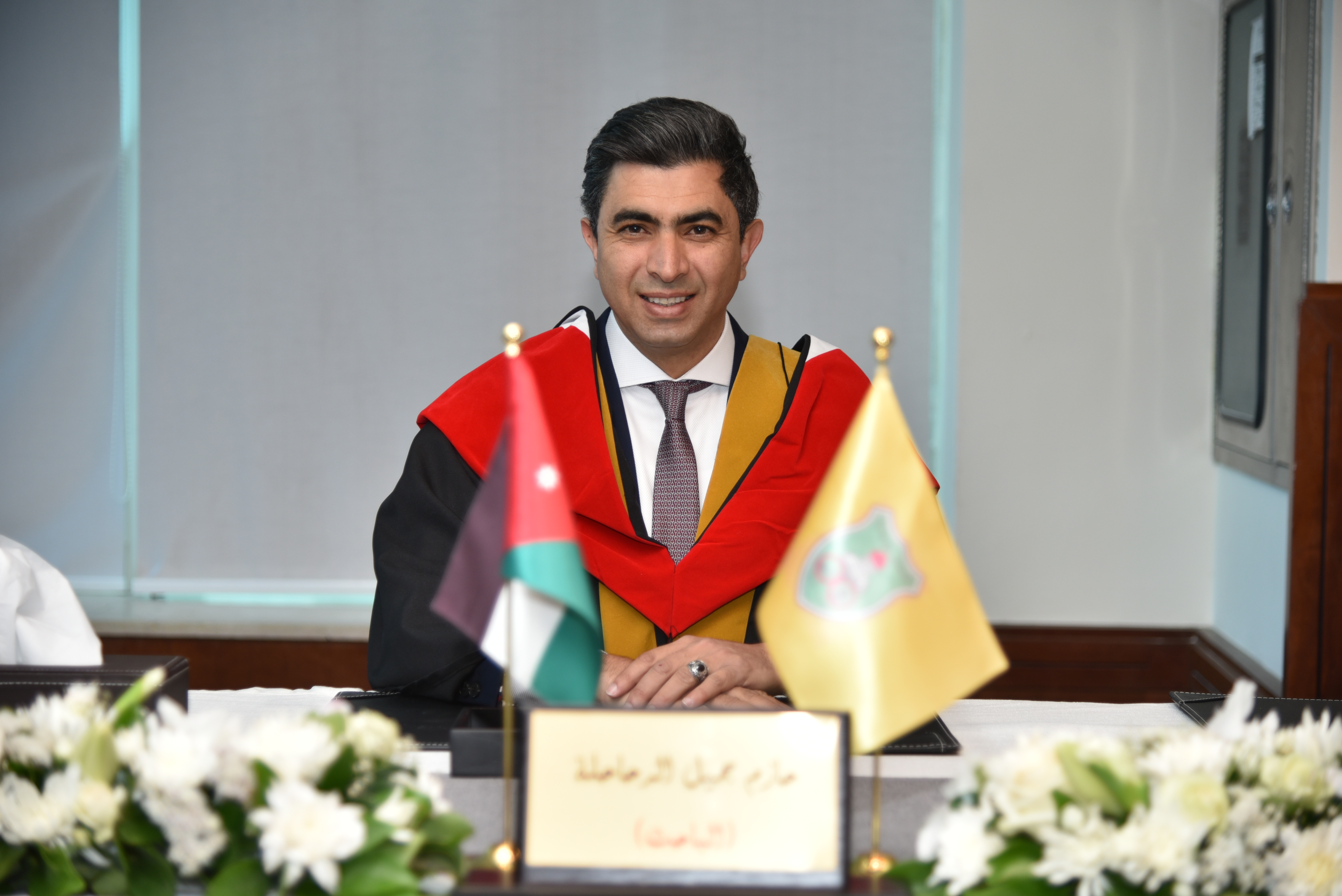 الإعلامي حازم الرحاحلة ينال الدكتوراه بأطروحة الأولى من نوعها حول تأثير الذكاء الاصطناعي على تشكيل الخطاب الإعلامي والسياسي في الأردن 