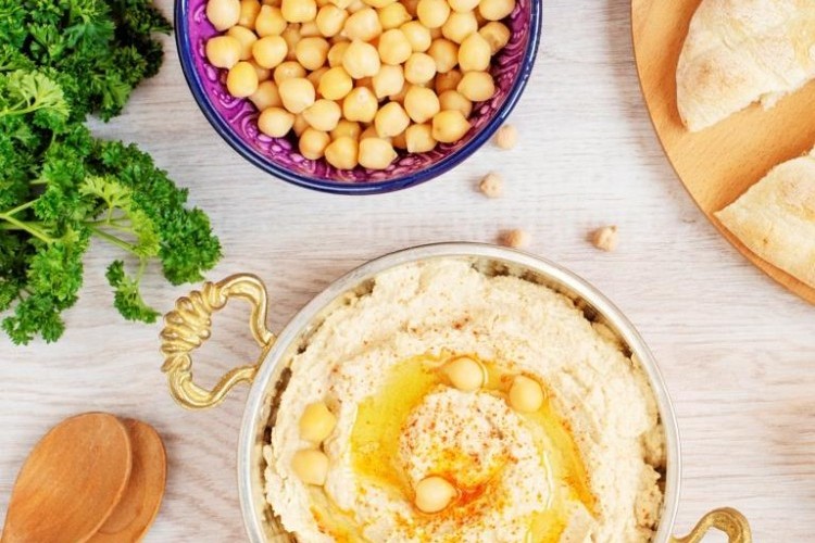 فتة باللبن للفطور 