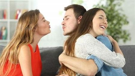 نساء أبراج فلكية لا تمانع بأن تكون زوجة ثانية