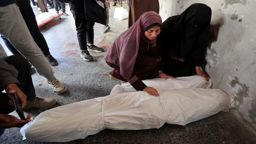 استشهاد 3 فلسطينيين بينهم صحفي في غزة