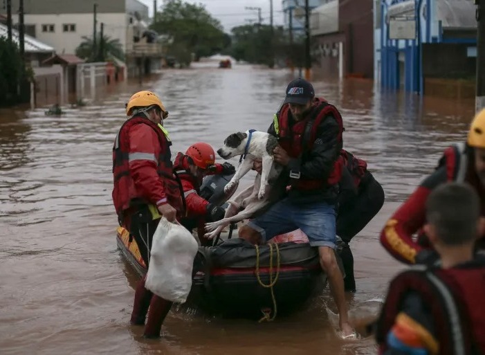 37 قتيلا وعشرات المفقودين جراء أمطار غزيرة في البرازيل