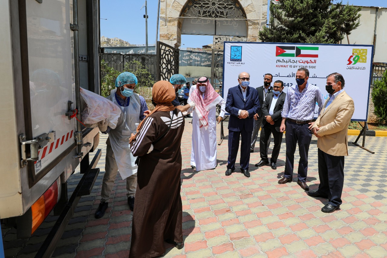 تحت شعار "الكويت بجانبكم"  الأمانة العامة للأوقاف في دولة الكويت تتبرع بـ 138 أضحية محلية  للأسر المستفيدة من تكية أم علي ضمن مشروع الأضاحي 2021