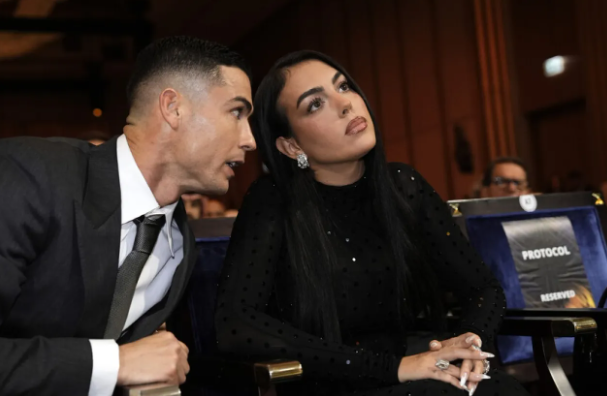 أسرار تضخم ثروة رونالدو ..  عقد ذهبي مع جورجينا