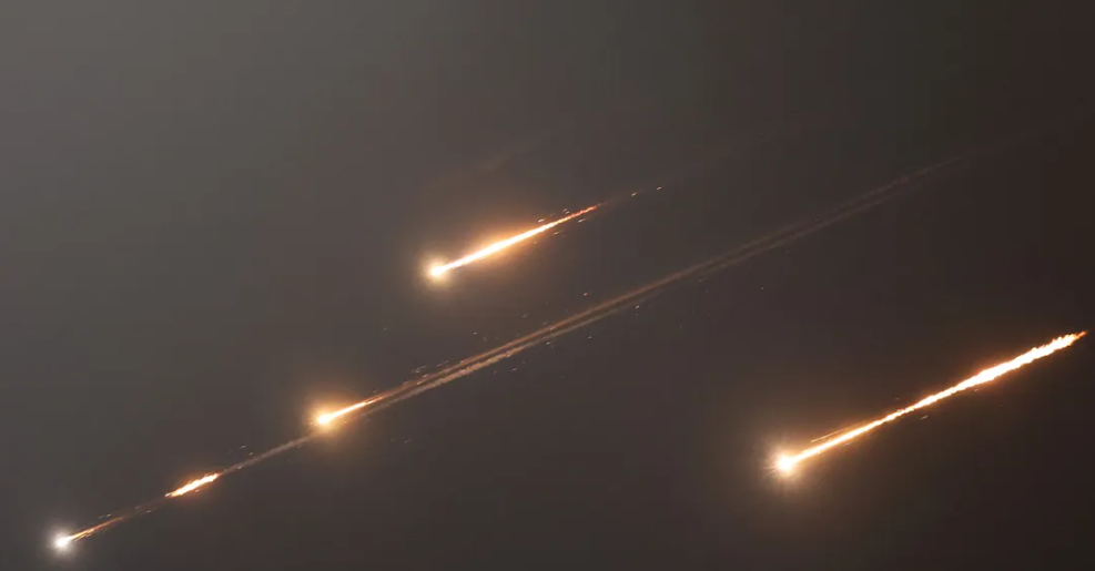 الدفاع السعودي: تدمير 4 صواريخ باليستية استهدفت "الرياض" وسقوط حطام قرب مصفاة نفطية