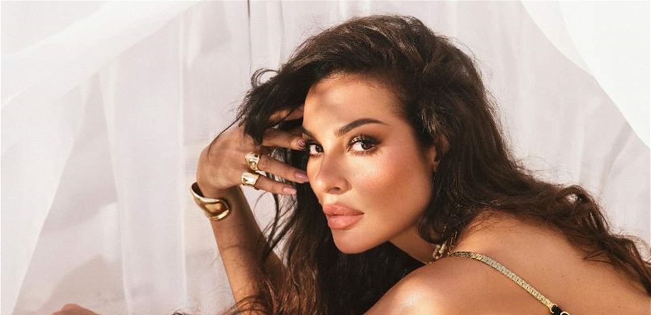 بالفيديو ..  شاهد نادين نسيب نجيم قبل المكياج وبعده!