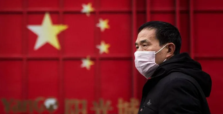 الصين توافق على أول علاج لمصابي كورونا 