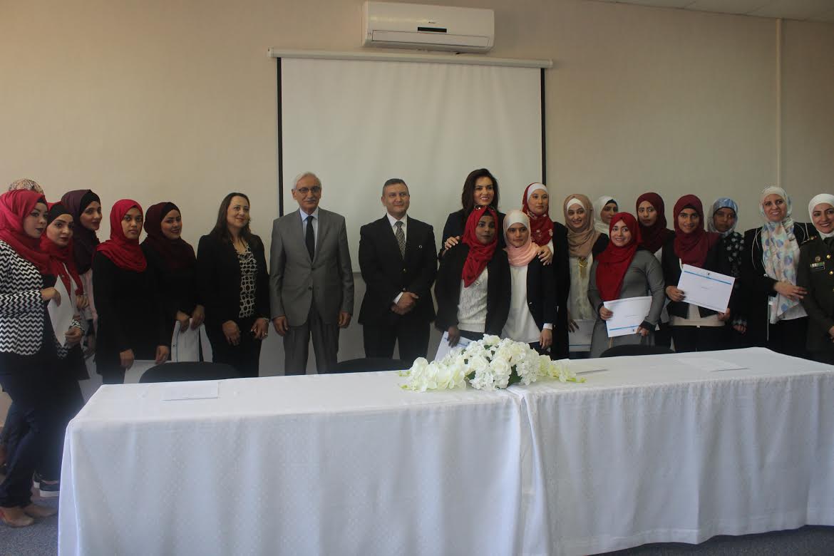 البنك الأهلي الأردني يدعم تخريج الفوج الأول لبرنامج مساعد رعاية صحية التابع لمؤسسة الأميرة تغريد للتنمية والتدريب
