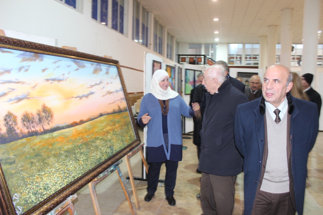 جامعة فيلادلفيا تفتتح المعرض الفن التشكيلي لطلبة قسمي التصميم الداخلي والجرافيكي