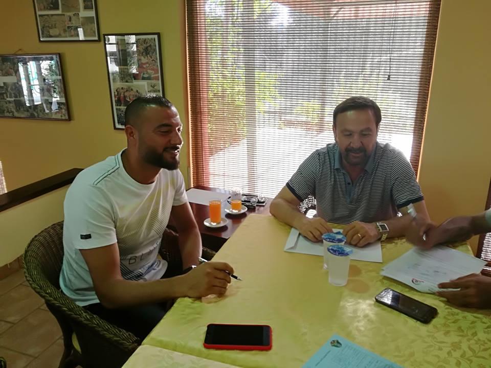 عامر شفيع يوقع عقد مع شباب الأردن