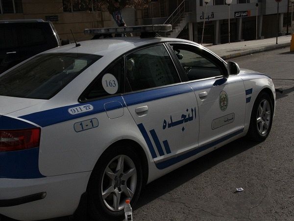 طالب توجيهي يطعن معلم في الطفيلة