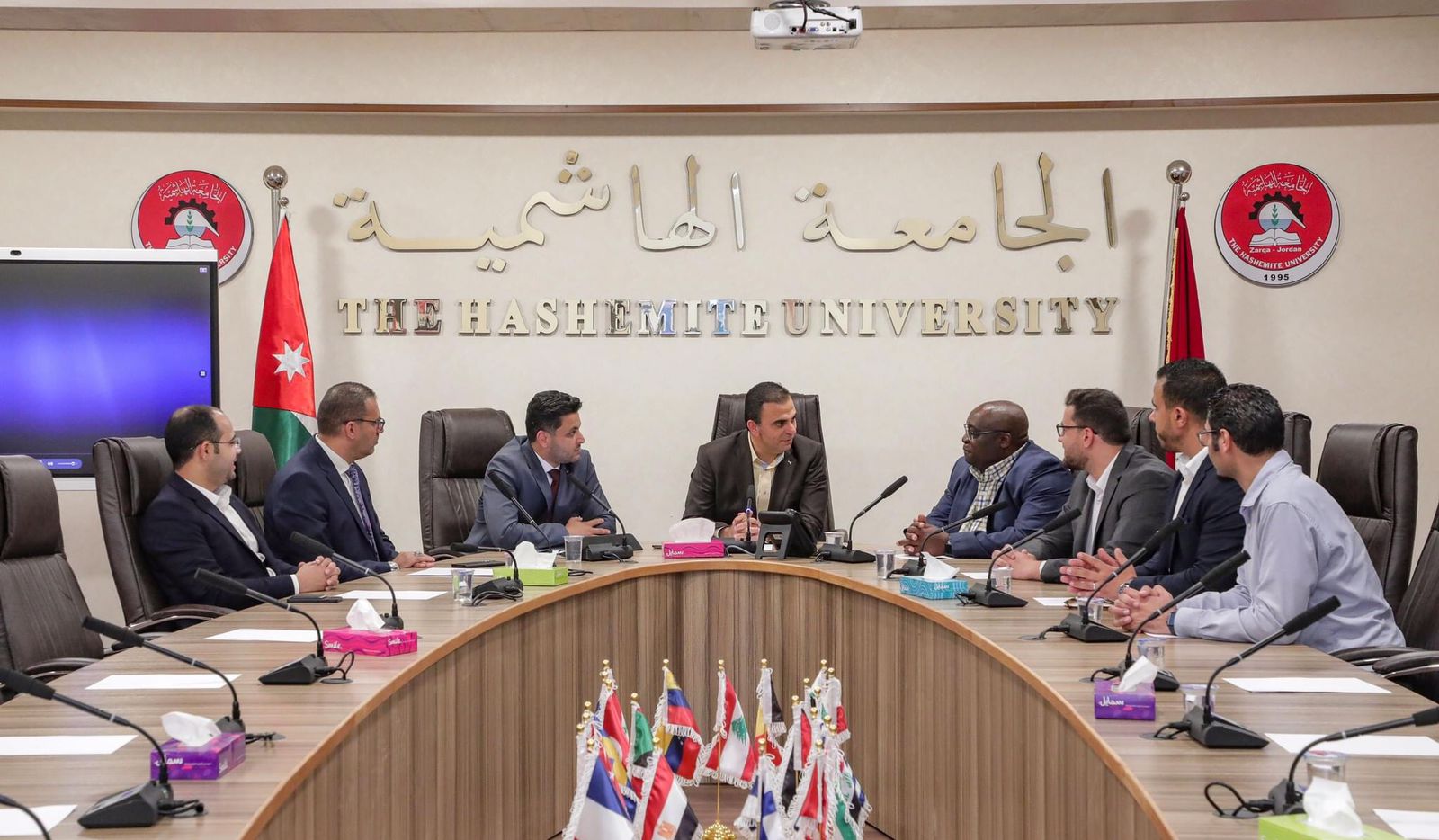 الجامعة الهاشمية وجامعة "ساوثهامبتون البريطانية" يبحثان سبل التعاون المشترك 