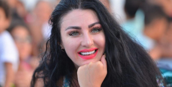 بالفيديو  .. صافيناز من داخل عيادة التجميل: اعتزلت الرقص