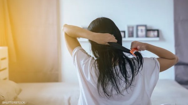 خبراء: لا علاقة بين الشعر المبلل والإصابة بالزكام