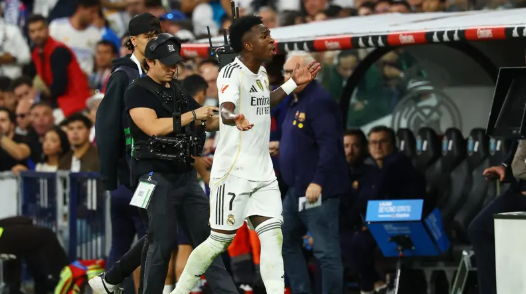 قارئ شفاه يكشف فحوى صراخ فينيسيوس في وجه مدرب ريال مدريد