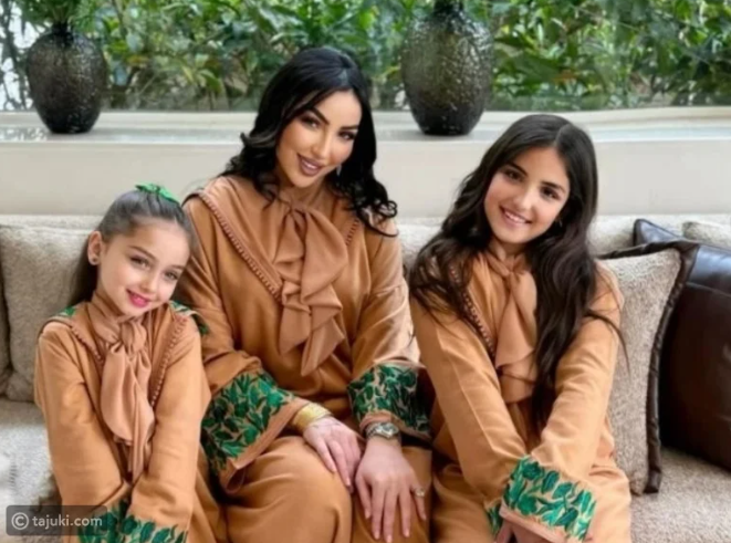 بلمسة جمالية شرقية راقية، دنيا بطمة تبهر الجميع مع بناتها