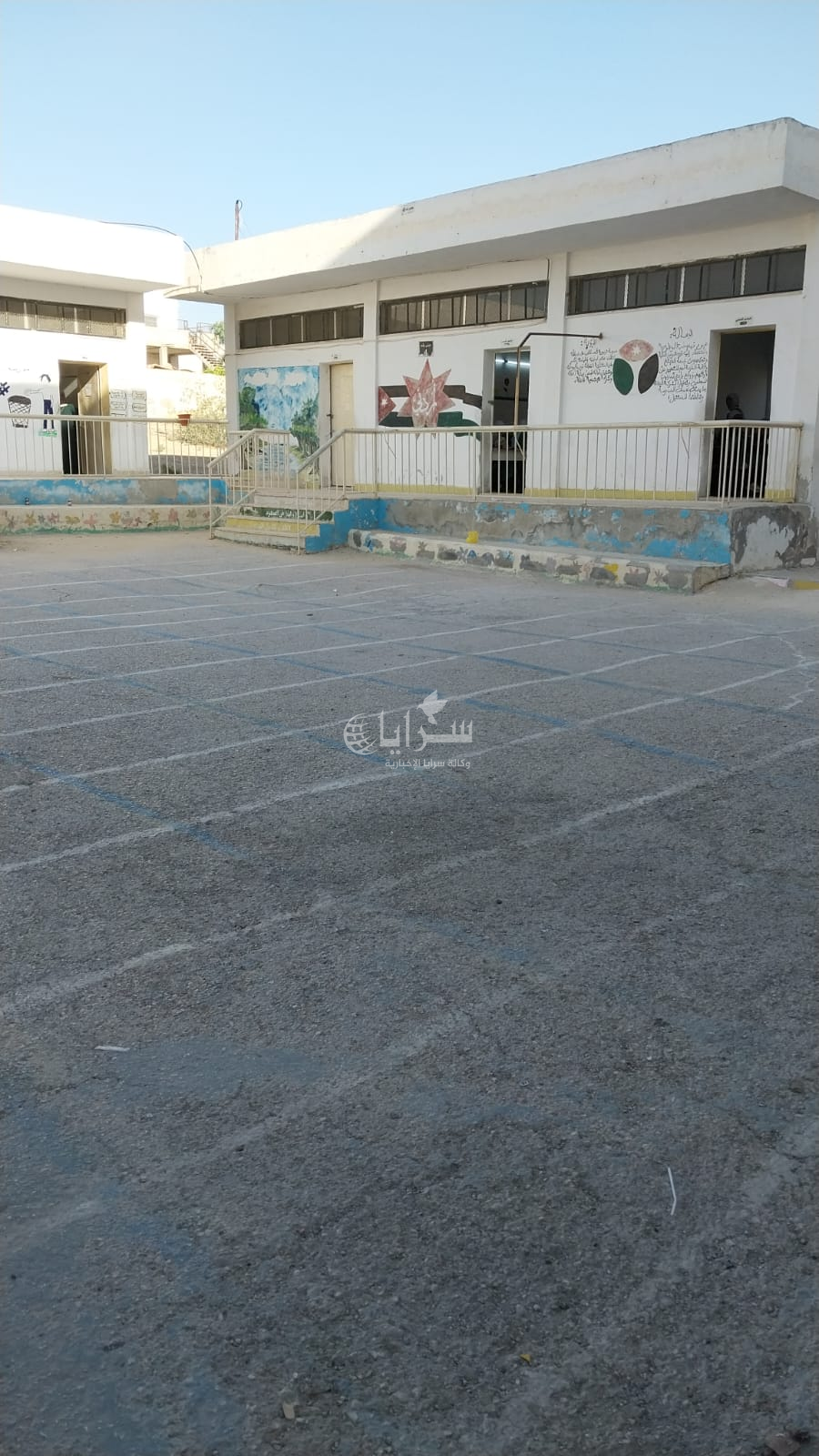نقل طلاب صف ثالث إلى مدرسة ثانوية بعد شهر من بدء العام الدراسي  ..  والتربية ترد
