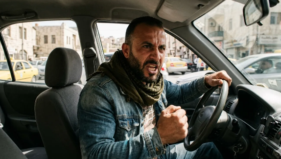 أردني يفتح النار على آخر بسبب "مصف سيارة" ..  وهذا قرار المحكمة   
