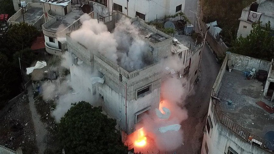 الاحتلال يهدم منزلي شهيدين في الخليل
