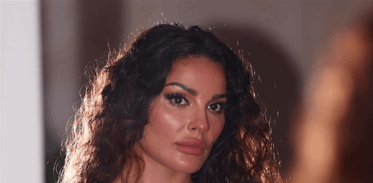 نادين نجيم تُعلّق على الفيديو الذي أطلت فيه وهي "تبكي" ..  هل كانت "وحيدة"؟